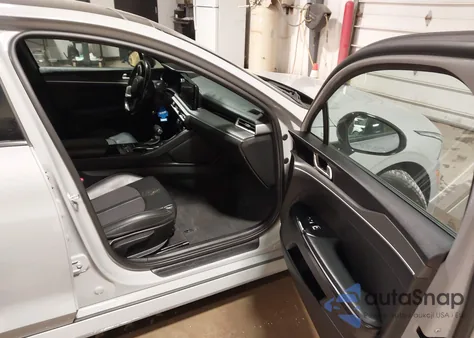 2022 Kia K5 Gt-Line z USA, uszkodzony, nr VIN 5XXG64J27NG096493